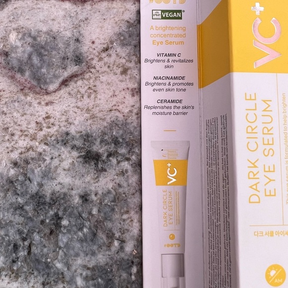 OOTD EVE VEGAN DARK CIRCLE EYE SERUM -VITAMIN C - Picture 7 of 16